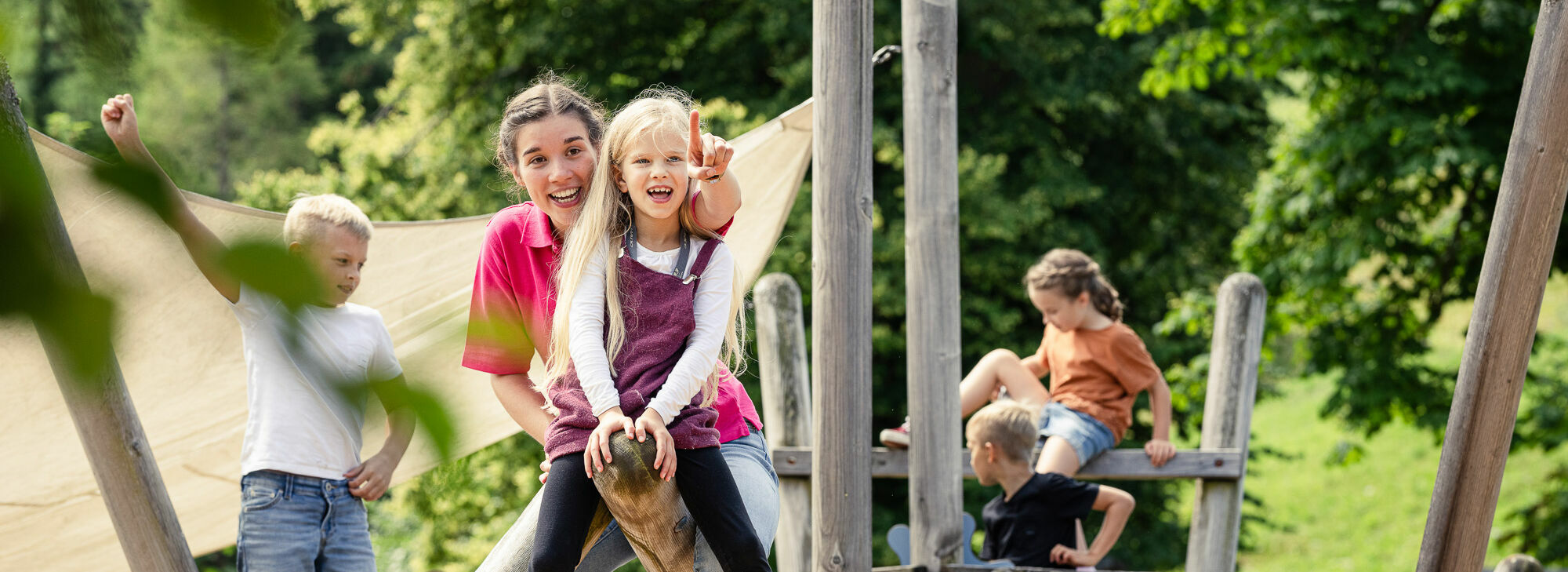 Spielen auf dem Piratenschiff im Kinderhotel Allgäuer Berghof