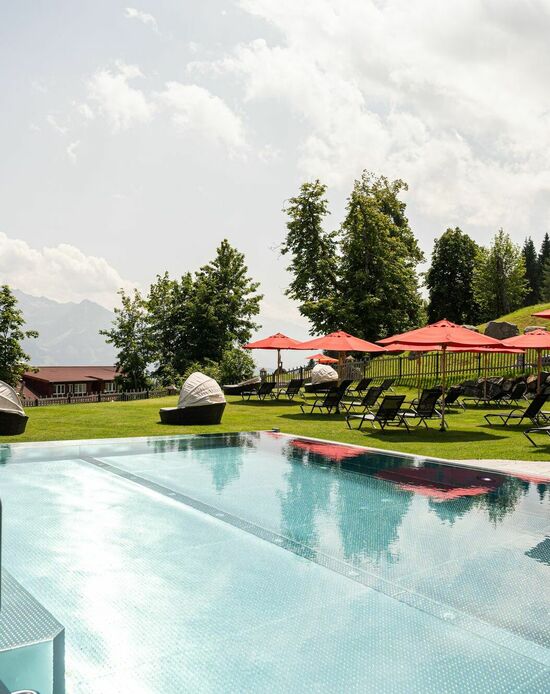  Außenpool im Kinderhotel Allgäuer Berghof 