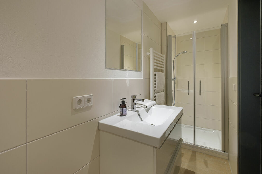 Badezimmer des Teamhauses im Kinderhotel Allgäuer Berghof