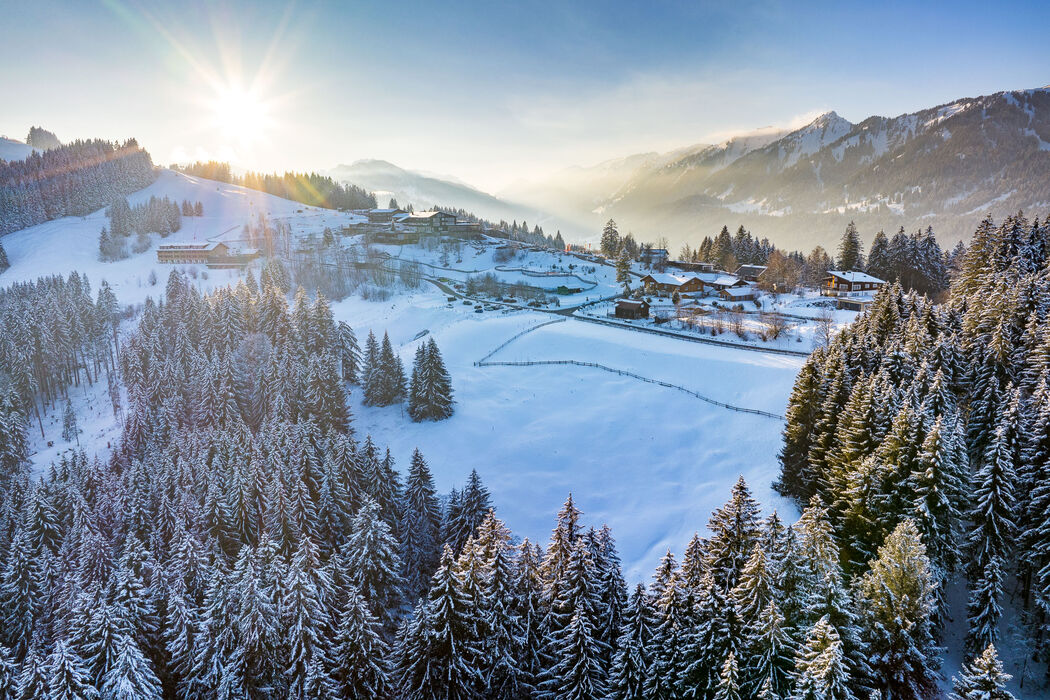 Familienurlaub im Chalet direkt an der Skipiste im Kinderhotel Allgäuer Berghof