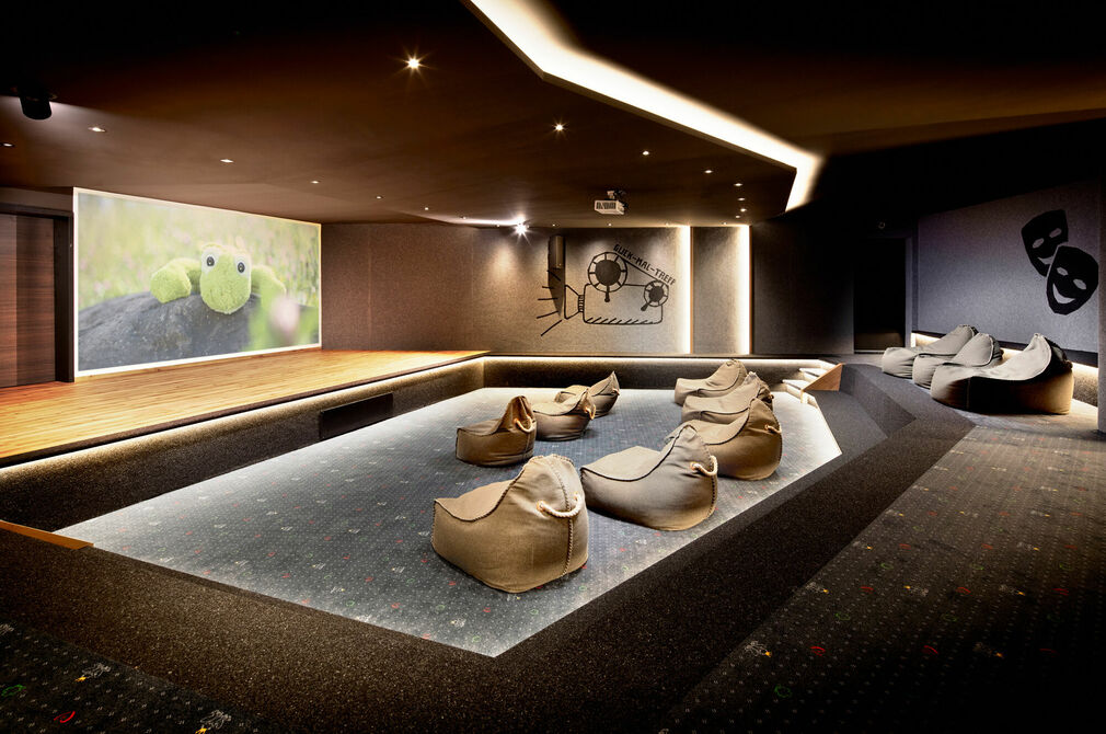 Gemütlicher Filmabend im Kinderkino im Kinderhotel Allgäuer Berghof