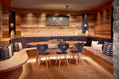 Gemütliche Lounge im Kinderhotel Allgäuer Berghof