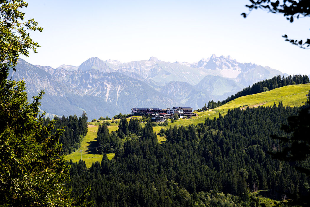Lage mitten im Wandergebiet - Kinderhotel Allgäuer Berghof
