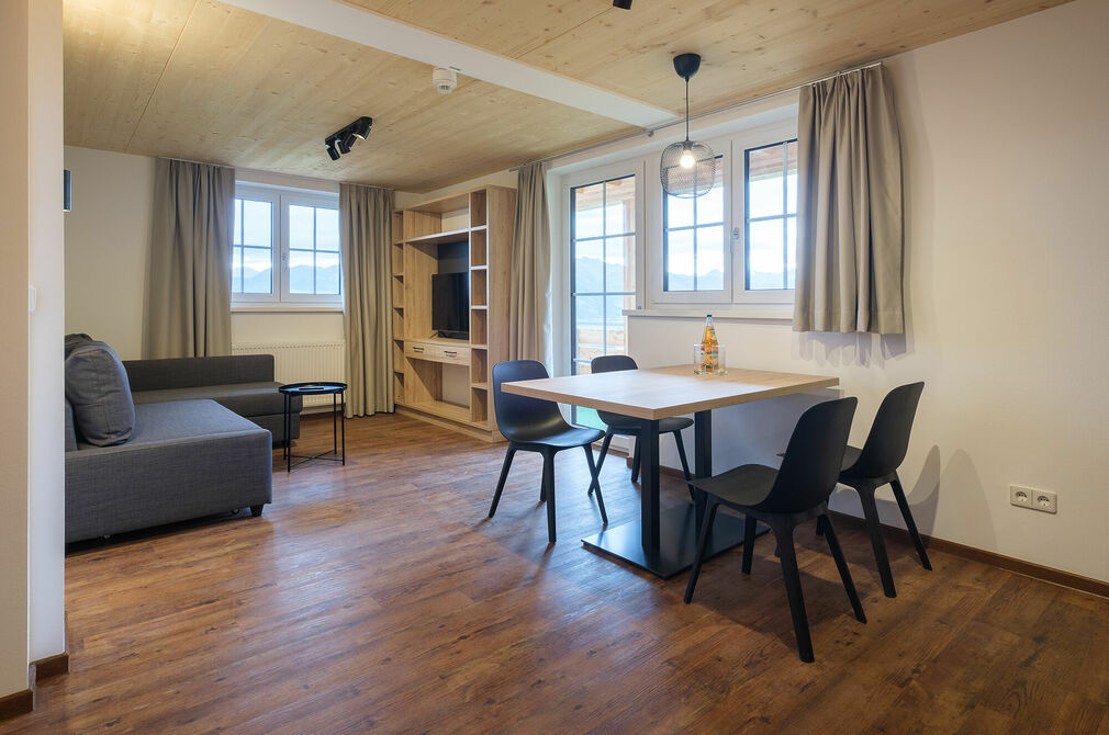 Wohnbereich des Teamhauses im Kinderhotel Allgäuer Berghof