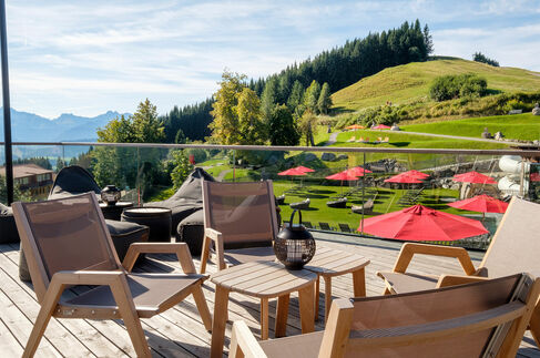 Panoramaausblick auf der Terrasse im Kinderhotel Allgäuer Berghof