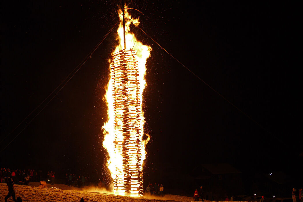 Kultur erleben beim Funkenfeuer im Allgäuer Berghof