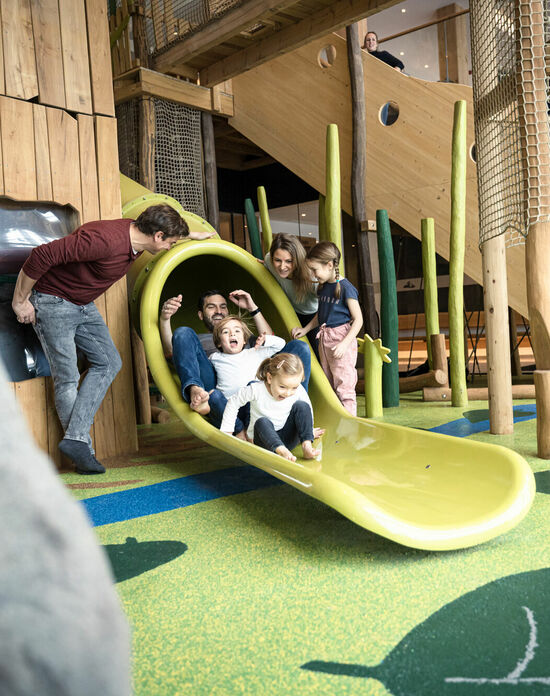 Abenteuer erleben in der Indoor-Spielwelt im Kinderhotel Allgäuer Berghof
